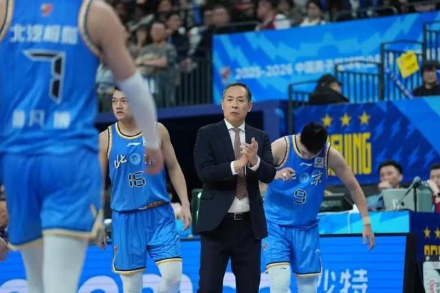 v站-CBA｜许利民：赵睿下场有望出战，曾凡博还未有明确复出时间表